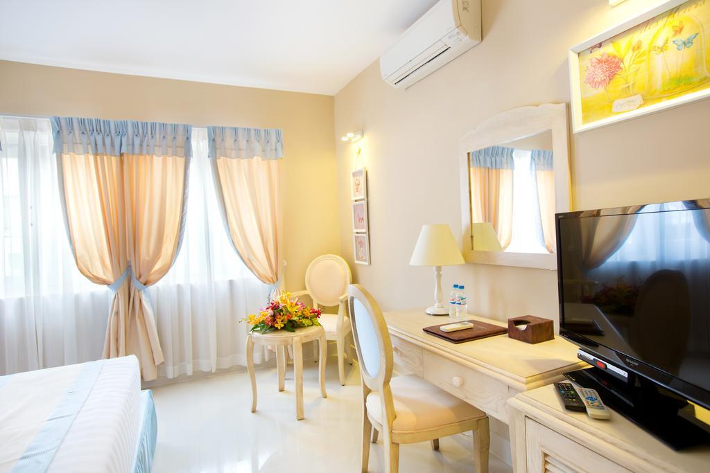 Hotel L'Odeon Phu My Hung Ho Chi Minh City Exterior photo